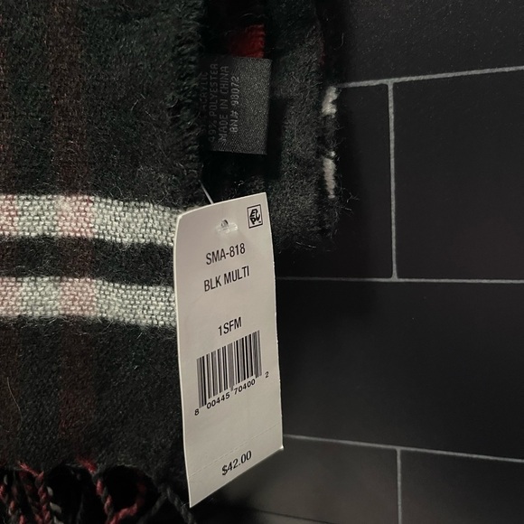 Steve Madden Blanket Scarf With Fringe Trim | Black Red White - Picture 3 of 3